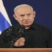 Primeiro-ministro israelense assina expansão de assentamento em Maale Adumim, afirmando que "não haverá Estado palestino". Projeto na área E1 divide Cisjordânia ao meio e é condenado por ONU, UE e governos europeus.