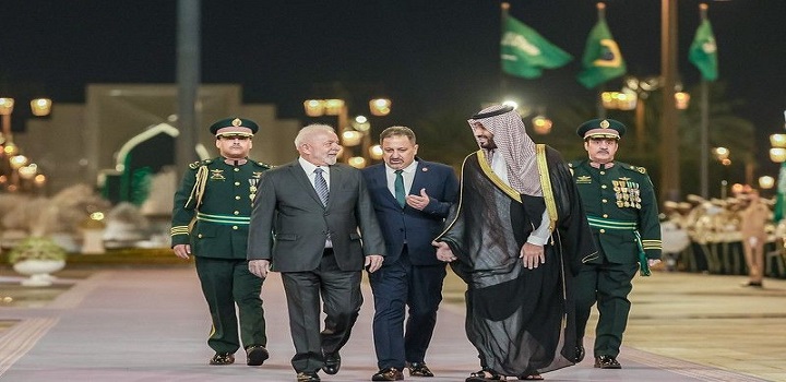 Brasil será 'Arábia Saudita da energia verde' em 10 anos, diz Lula em Riad