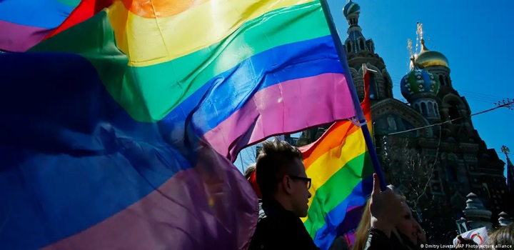 Rússia bane movimentos LGBT por "extremismo"