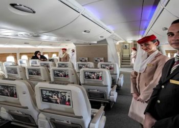 Emirates faz seleção para contratar tripulantes brasileiros. Saiba os salários e requisitos