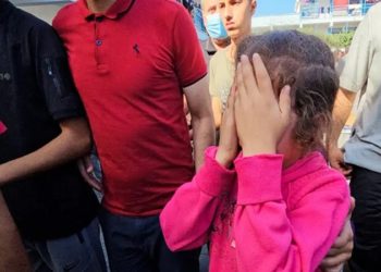 Escola da ONU que abriga civis é bombardeada em Gaza