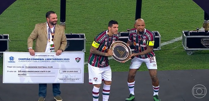 Cheque simbólico para o campeão da Libertadores (Reprodução)