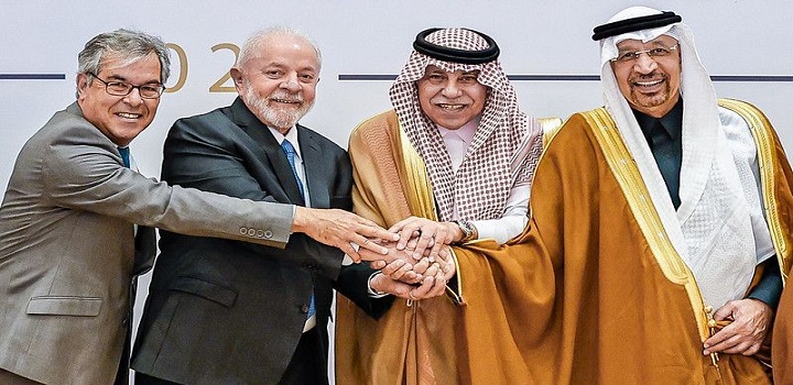 Brasil será 'Arábia Saudita da energia verde' em 10 anos, diz Lula em Riad