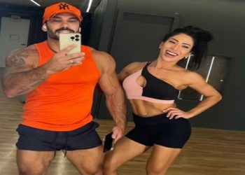 'Só transo com mulheres, e meu marido, só com homens': casal ganha a vida com vídeos eróticos no OnlyFans e Privacy
