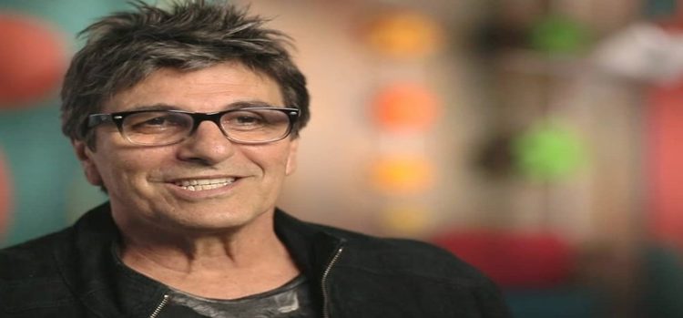 Evandro Mesquita andava outro dia pelo Arpoador e não reconheceu o pedaço de areia que forjou sua carioquice