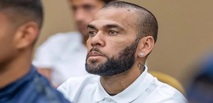 FIANÇA de daniel alves