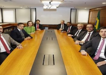 bc confirma queda de juros