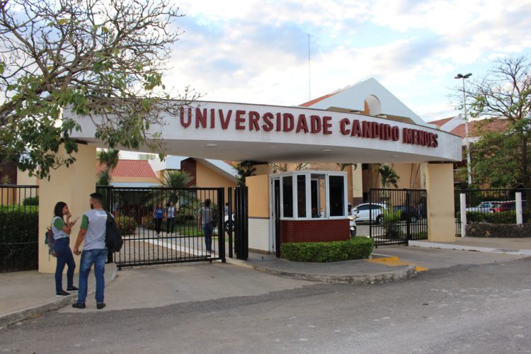 Vestibular na Ucam Campos-RJ 2024: saiba como se inscrever nos cursos da Universidade Cândido Mendes.