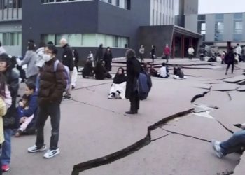 Japão emite alerta de tsunami após forte terremoto