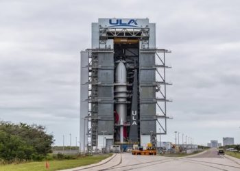 Missão da Nasa provoca polêmica ao levar DNA humano e restos mortais para a Lua e para o espaço profundo