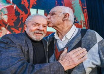 Sem citar CPI, Lula diz que trabalho de padre Júlio é essencial para 'dar amparo a quem mais precisa'