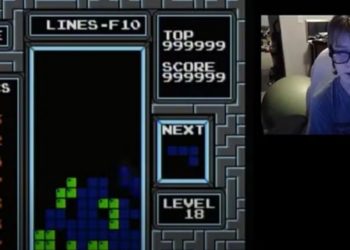adolescente vence game tetris