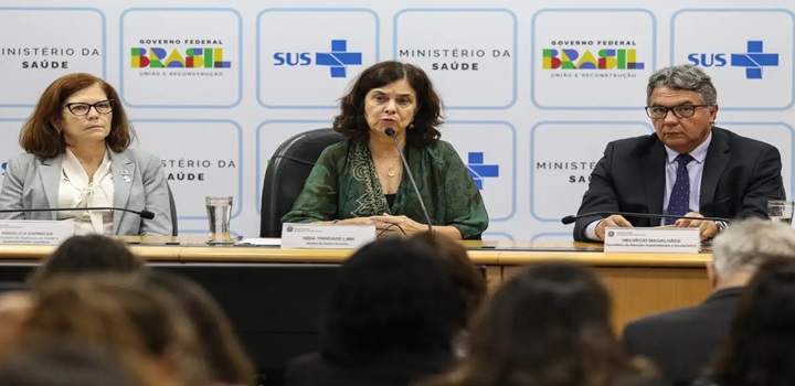 inicio da vacinação contra a dengue no brasil