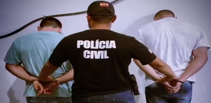 'Crueldade maior que de Suzane Richtofen', diz delegado sobre jovem que matou pai e tentou matar mãe em SC