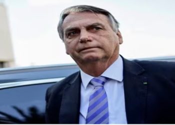Passaporte de Bolsonaro é apreendido pela PF, diz defesa do ex-presidente