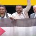 Lula segura bandeira após poeta discursar sobre Palestina “livre e soberana” em evento