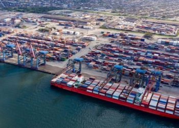 PIB brasileiro cresce 0,4% no 2º trimestre de 2025, segundo o IBGE. Resultado mostra desaceleração da economia, mas supera previsões e marca 16ª alta consecutiva.