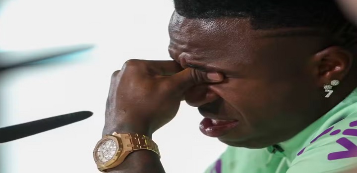VINICIUS JR CHORA EM ENTREVISTA