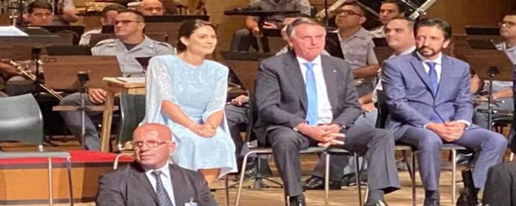 Justiça de SP multa Prefeitura e Câmara por uso do Theatro Municipal em homenagem a Michelle Bolsonaro