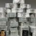 Montanha de dólar: Em parede falsa, PF encontra US$ 3 milhões em operação contra lavagem de dinheiro