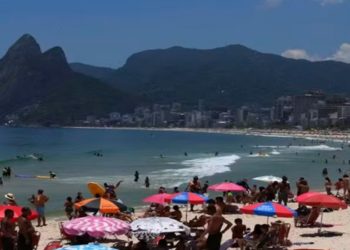 Veja a previsão do tempo e os cuidados durante o calor no Rio.