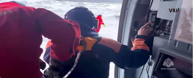 Foram resgatados, esta segunda-feira, 40 pescadores de um bloco de gelo que estava à deriva na Rússia