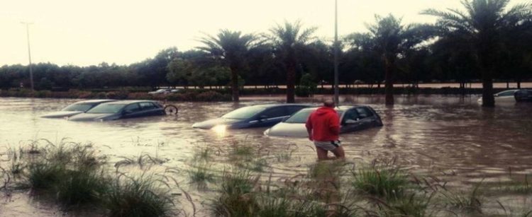 Em menos de 48 horas, a cidade teve 142 milímetros de chuva; o volume esperado para um ano inteiro é de 94,7 milímetros.