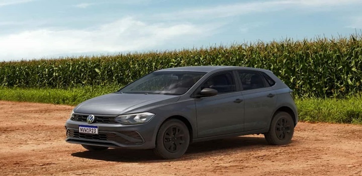 Volkswagen Polo lidera vendas em agosto de 2025 com 12.908 unidades; Fiat Strada e Argo completam o pódio, enquanto Corolla Cross brilha entre os SUVs médios.