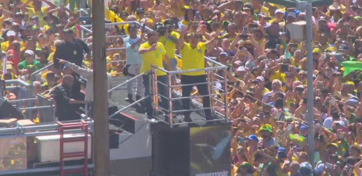 manifestação bolsonaro copacabana