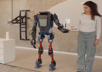 Empresa lança robô humanoide de IA controlado com linguagem natural