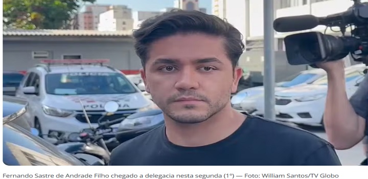 Motorista de Porsche que matou condutor de Sandero e fugiu se apresenta em delegacia de SP