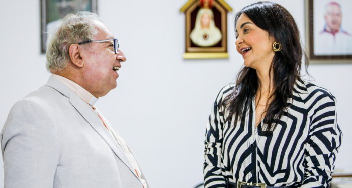 Encontro entre o bispo de Campos, Dom Roberto, e a delegada Madeleine: sucessão em Campos-RJ