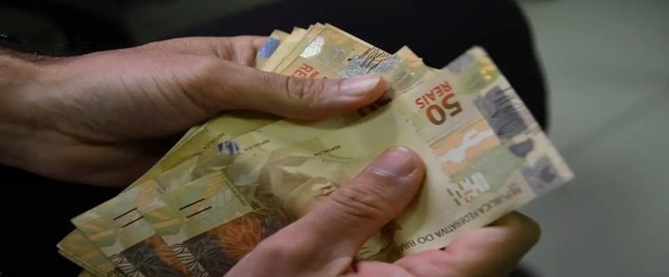 Trabalhadores do RS nascidos até dezembro tiveram benefício antecipado
