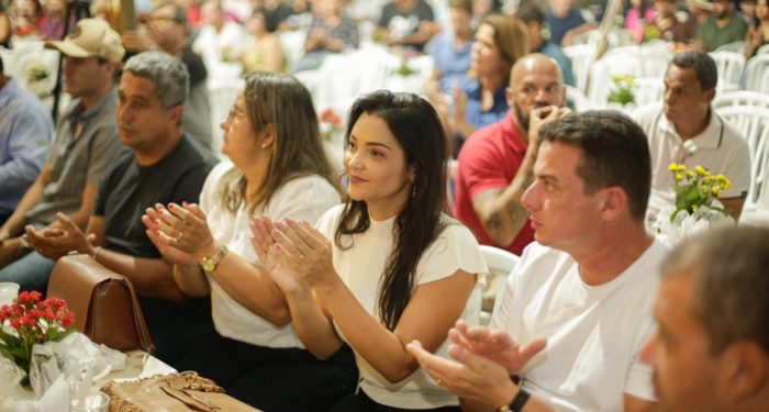 Delegada Madeleine no 16º Leilão de Gado em Santa Maria de Campos: redução da carga tributária