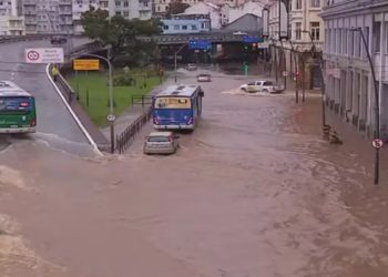ENCHENTES EM PORTO ALEGRE