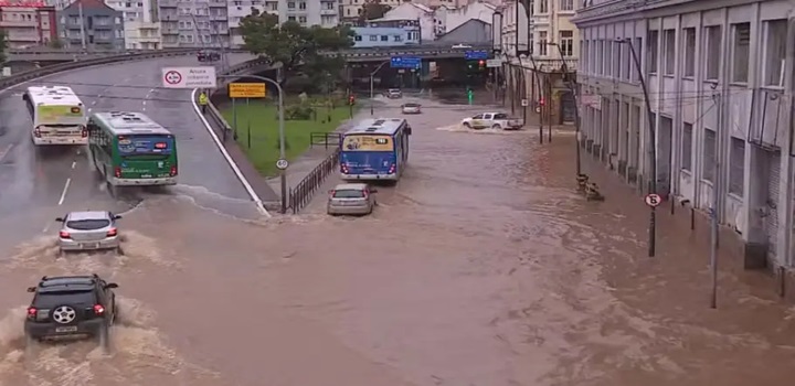 ENCHENTES EM PORTO ALEGRE