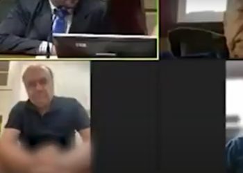 cesar maia no banheiro
