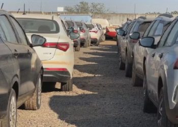 Leilões vendem carros afetados pela enchente no RS por até 60% do valor de mercado: 'Um bom negócio', diz comprador