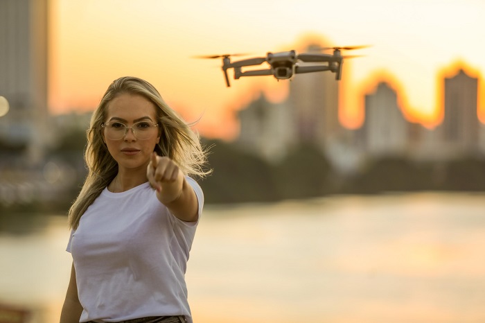 Dra Karoline, a dra do Drone confronta concessionária Águas do Paraíba