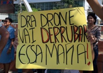Dra Karoline, a dra do Drone confronta concessionária Águas do Paraíba por causa de água contaminada