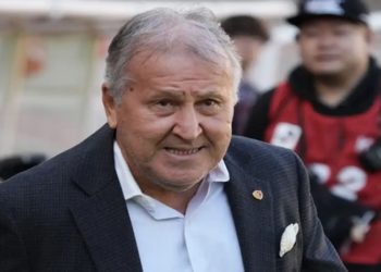 O que tinha na mala de Zico, furtado em Paris e com prejuízo de R$ 3 mi