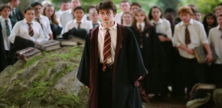 'Chegava ao set bêbado; há cenas em que pareço fora de mim', diz Daniel Radcliffe sobre filmagens de Harry Potter