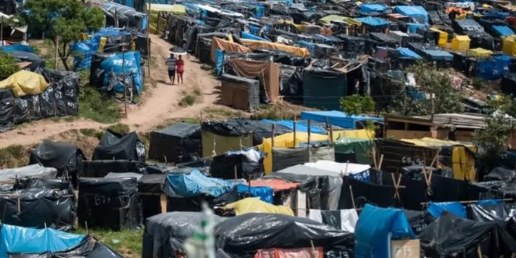 Mais de 1,5 milhão são afetados por remoções forçadas no Brasil