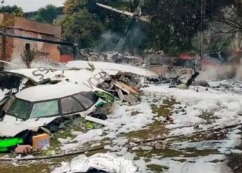 Funcionário da Voepass revelou arrependimento por omitir falha no sistema de degelo do avião que caiu em 2025. Acidente matou 62 pessoas e expôs problemas estruturais da empresa.