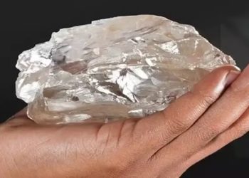 Empresa encontra um dos maiores diamantes do mundo em Botsuana