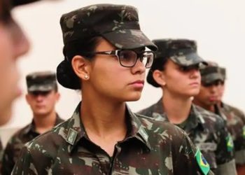 mulheres no exército