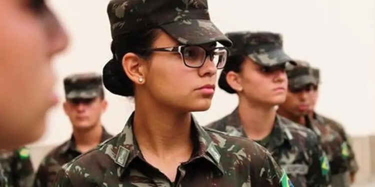 mulheres no exército
