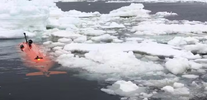 submarino na antartida