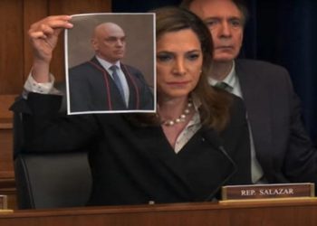 Deputados americanos apresentam projeto para barrar entrada de Moraes nos EUA