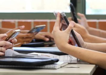 proibição do uso do celular em escolas